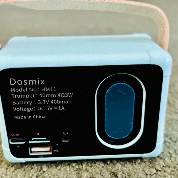 HM11 NIB Retro Style Baby Blue Portable Bluetooth Speaker and Radio - Picture 4 of 8